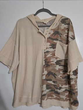 POL Two-Tone Beige & Camo Hooded Henley